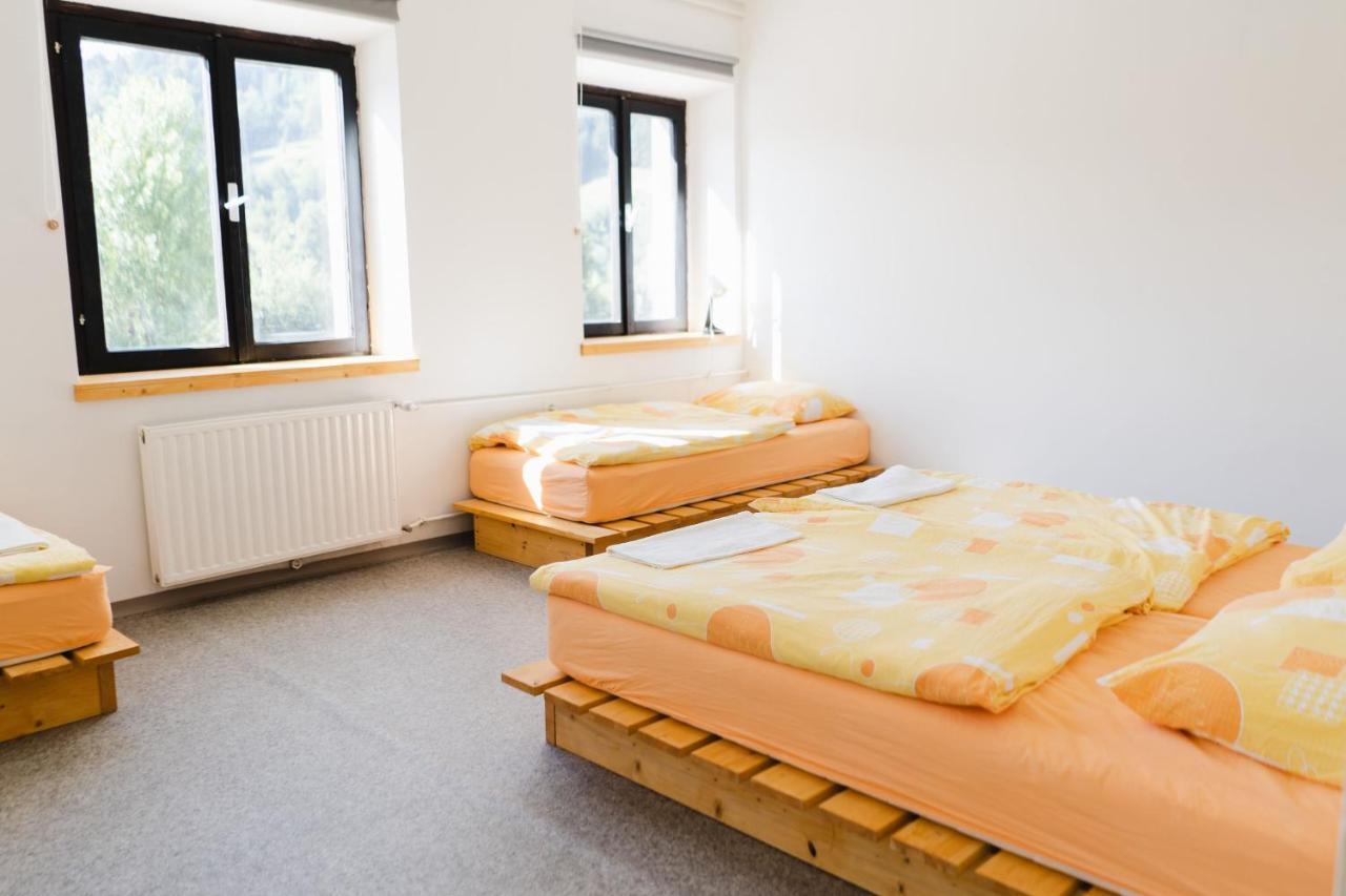 Hostel Idrija Luaran gambar